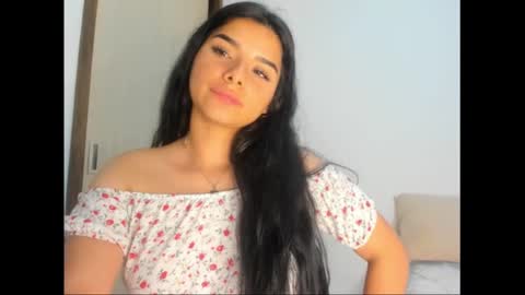 Snapshot of shara_jones chatting on 02-22-25, 09:56 Sara online show from 02-22-25, 09:56