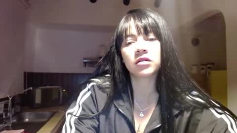 Snapshot of shara_rios chatting on 07-13-26, 04:59 shara_rios online show from 07-13-26, 04:59
