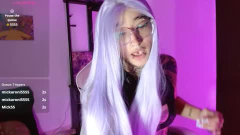 Snapshot of sharaross1 chatting on 10-25-25, 05:59 sharaross1 online show from 10-25-25, 05:59