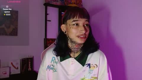 Snapshot of sharaross1 chatting on 02-27-26, 11:49 sharaross1 online show from 02-27-26, 11:49