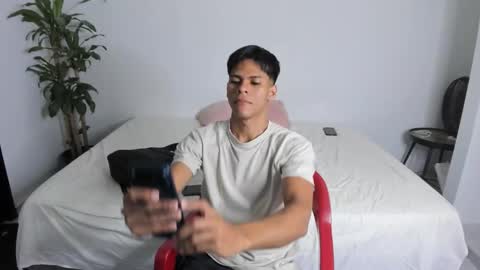 shark_boy21 online show from 10-26-25, 10:04