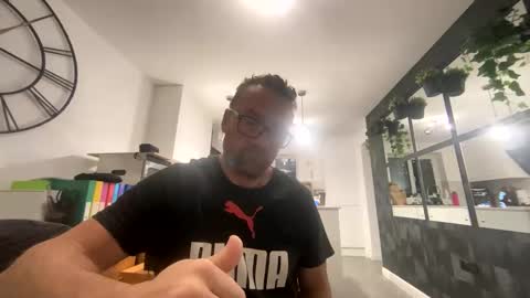 Sharksboy online show from 03-01-26, 06:04