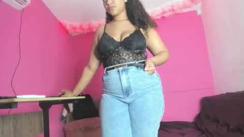 Sharlot online show from 11-18-25, 11:58