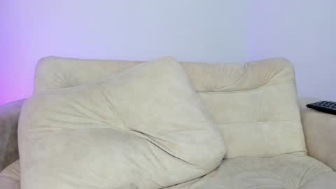 Hi fiends ---- I usually start online from Monday to Friday from 1000 am Saturdays and Sundays at 600 am Colombia time online show from 01-07-25, 09:03