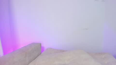 Hi fiends ---- I usually start online from Monday to Friday from 1000 am Saturdays and Sundays at 600 am Colombia time online show from 01-24-25, 06:25