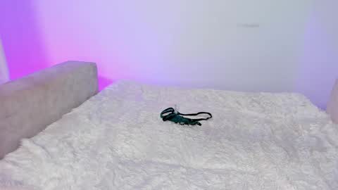 Hi fiends ---- I usually start online from Monday to Friday from 1000 am Saturdays and Sundays at 600 am Colombia time online show from 02-05-25, 06:37