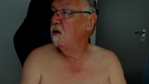 sharlots_pet online show from 04-29-26, 09:46