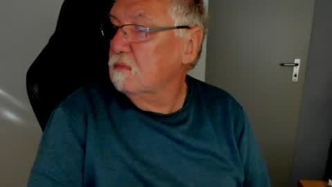 sharlots_pet online show from 05-08-26, 06:52
