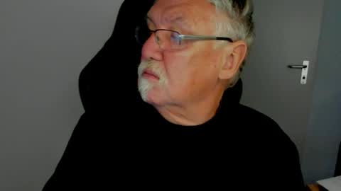 sharlots_pet online show from 05-12-26, 10:34