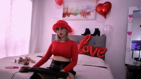 Snapshot of sharlott_3 chatting on 02-14-26, 01:41 sharlott_3 online show from 02-14-26, 01:41