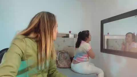 Sara online show from 02-11-25, 02:46