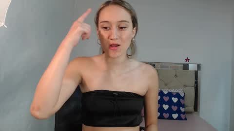 Sara online show from 02-28-25, 01:36