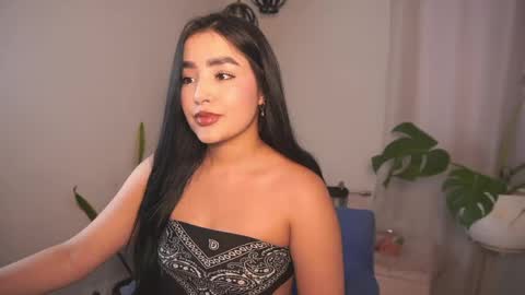 Snapshot of sharlotte_evanns chatting on 05-24-26, 06:46 Sharlotte online show from 05-24-26, 06:46