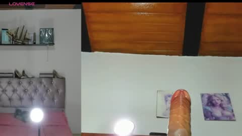 Snapshot of sharlotte_sexx chatting on 06-17-26, 03:42 S online show from 06-17-26, 03:42