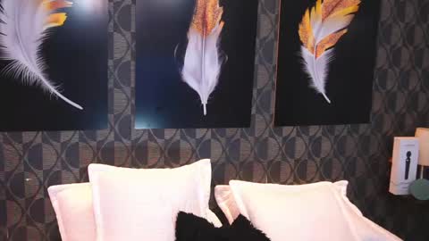 Snapshot of sharomross chatting on 04-22-26, 07:15 Sharom online show from 04-22-26, 07:15