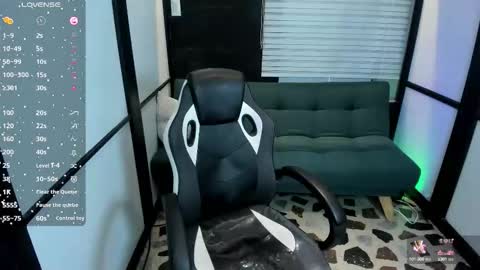 Snapshot of sharonqueen1_ chatting on 09-17-25, 06:20 sharonqueen1_ online show from 09-17-25, 06:20