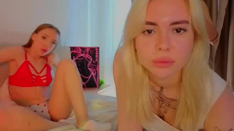 Lola and Stacey online show from 06-02-26, 06:48
