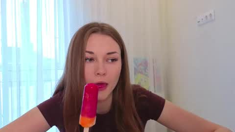 Snapshot of sharrimalagisi chatting on 09-18-25, 11:01 Miroslava online show from 09-18-25, 11:01