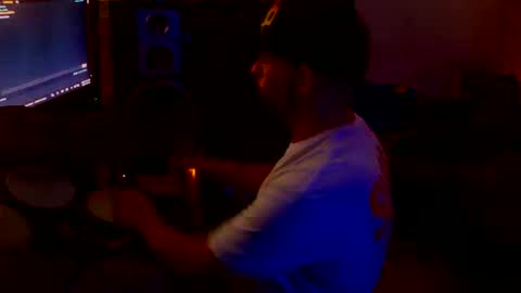 Snapshot of shawntheone3535b chatting on 10-12-25, 04:55 shawntheone online show from 10-12-25, 04:55