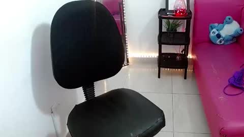 Snapshot of shawnycarson chatting on 04-18-26, 07:58 Shawny carson online show from 04-18-26, 07:58