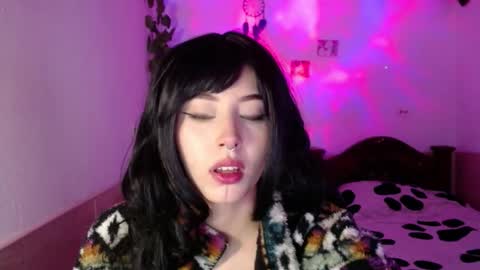 Shayla 3 online show from 12-22-25, 10:34