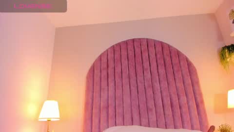 Shayla Davis  online 240 pm - 1000 pm online show from 01-29-25, 08:25