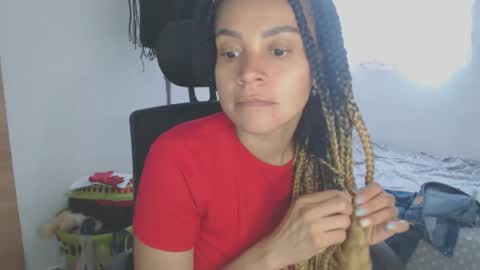 Snapshot of shayna_cute chatting on 04-26-26, 07:44 Shayna online show from 04-26-26, 07:44