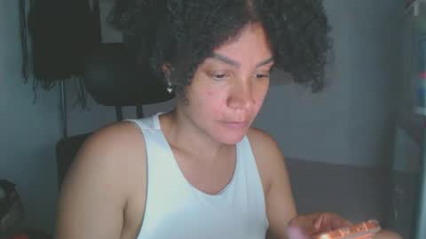 Snapshot of shayna_cute chatting on 05-10-26, 01:00 Shayna online show from 05-10-26, 01:00