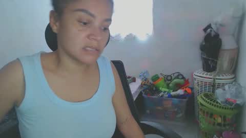 Snapshot of shayna_cute chatting on 05-28-26, 08:50 Shayna online show from 05-28-26, 08:50