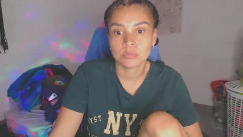Snapshot of shayna_cute chatting on 06-05-26, 06:52 Shayna online show from 06-05-26, 06:52
