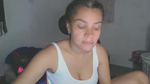 Snapshot of shayna_cute chatting on 06-06-26, 02:49 Shayna online show from 06-06-26, 02:49