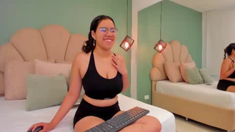 Snapshot of shayra_alina chatting on 06-23-26, 11:30 shayra_alina online show from 06-23-26, 11:30