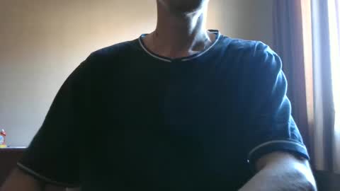 Snapshot of shedevr02 chatting on 11-09-25, 05:39 Roger online show from 11-09-25, 05:39