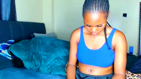 shee13 online show from 11-29-25, 04:59