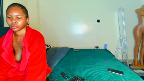 shee13 online show from 12-14-25, 07:47