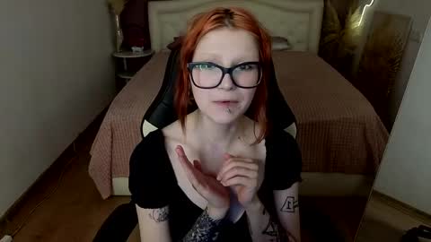 Snapshot of sheena_coy chatting on 05-31-26, 01:18 Sheena online show from 05-31-26, 01:18