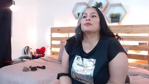 Snapshot of sheila_reeves27 chatting on 01-07-25, 06:03 Sheila Reeves online show from 01-07-25, 06:03