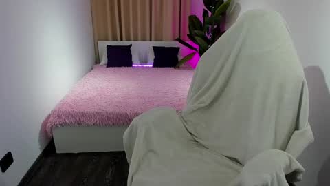 Snapshot of sheilaryan chatting on 02-24-25, 04:49 Sheila GMT 2 Tuesday Wednesday Friday Saturday Sunday- 8 5 online show from 02-24-25, 04:49