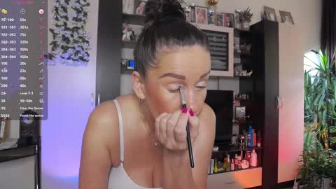 Sheila GMT 2 Tuesday Wednesday Friday Saturday Sunday- 8  5  online show from 03-11-26, 05:35