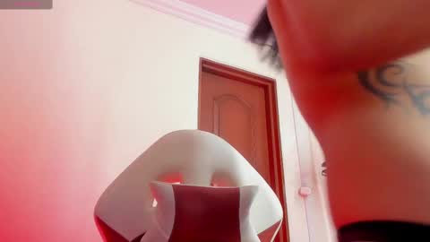 Snapshot of sheilly_brown chatting on 11-13-25, 07:13 sheilly_brown online show from 11-13-25, 07:13