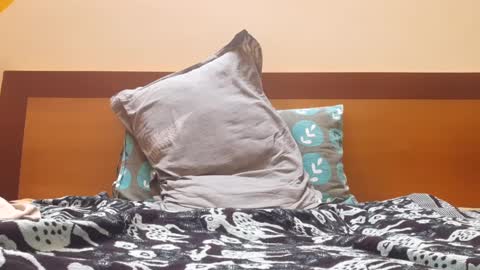 Snapshot of shelby_tommy1 chatting on 02-10-25, 11:45 bluehorn online show from 02-10-25, 11:45