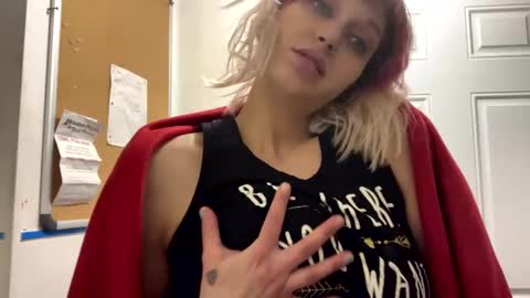 Snapshot of shelbybaby01 chatting on 02-17-25, 08:52 Shelby holes online show from 02-17-25, 08:52