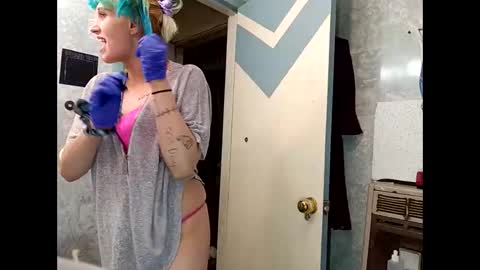 Snapshot of shelbybaby01 chatting on 03-12-25, 10:26 Shelby holes online show from 03-12-25, 10:26