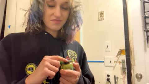 Snapshot of shelbybaby01 chatting on 10-10-25, 12:04 Shelby holes online show from 10-10-25, 12:04