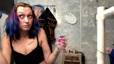 Snapshot of shelbybaby01 chatting on 11-20-25, 10:37 Shelby holes online show from 11-20-25, 10:37