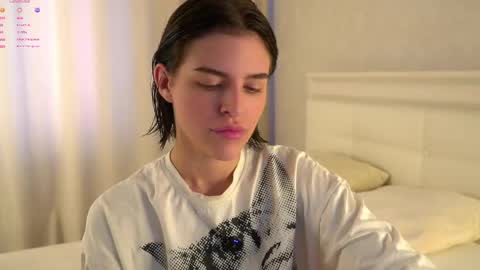 Alex online show from 05-21-26, 01:12