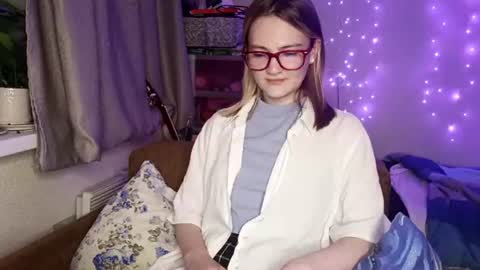 Snapshot of shelliegoza chatting on 07-18-26, 06:01 Ashley online show from 07-18-26, 06:01