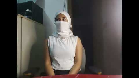 shelovesthemask online show from 10-22-25, 05:52