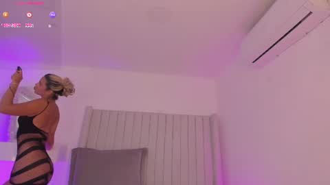 shelynna_azzul online show from 06-20-26, 01:03