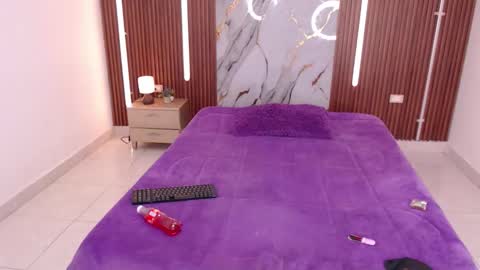 shena_nomy1 online show from 12-15-25, 08:13